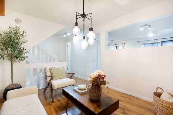 10030 Oakmoor WAY SW #54, Calgary, AB T2V 4S8