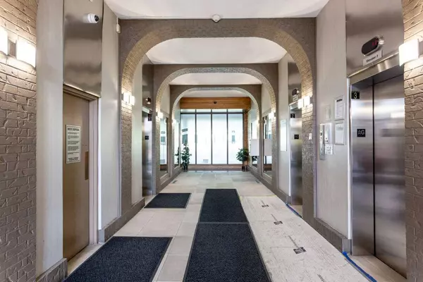 4944 Dalton DR NW #208, Calgary, AB T3A 2E6