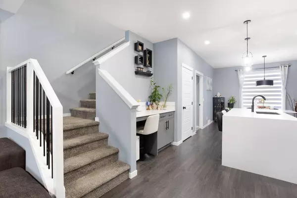 265 Belmont WAY SW, Calgary, AB T2X 4Z7