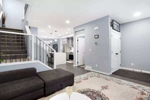 265 Belmont WAY SW, Calgary, AB T2X 4Z7