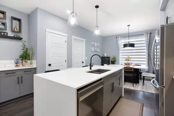 265 Belmont WAY SW, Calgary, AB T2X 4Z7