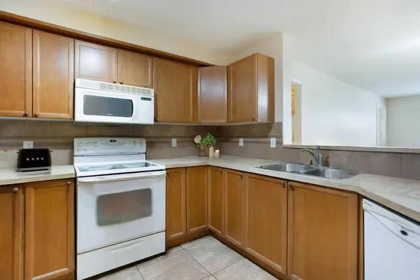 5200 44 AVE NE #2107, Calgary, AB T1Y 7L4