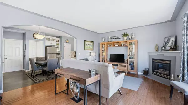 2 Hinshaw DR #1, Sylvan Lake, AB T4S 2J2