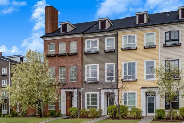 215 Copperpond Common SE, Calgary, AB T2Z 1G5