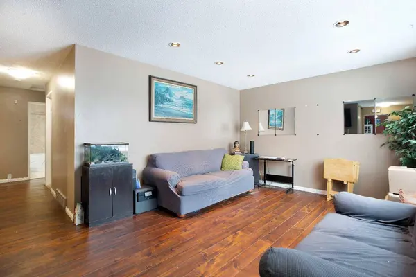 11 Ridgebrook DR SW, Airdrie, AB T4B 1A9