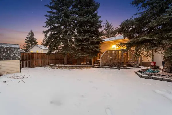 11 Ridgebrook DR SW, Airdrie, AB T4B 1A9