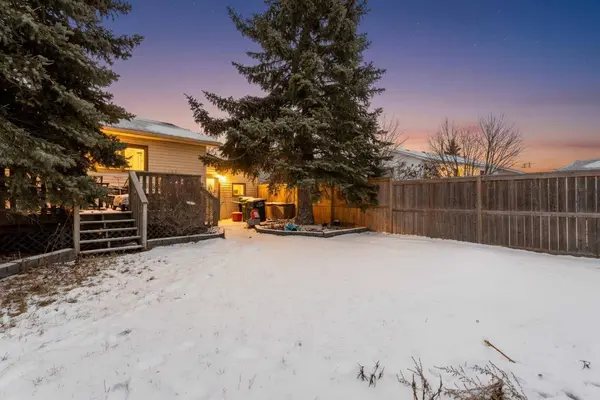 11 Ridgebrook DR SW, Airdrie, AB T4B 1A9