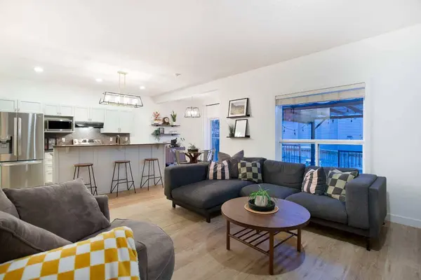 1020 Prairie Springs HL SW, Airdrie, AB T4B 0E9