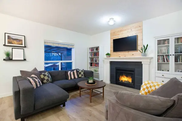 1020 Prairie Springs HL SW, Airdrie, AB T4B 0E9