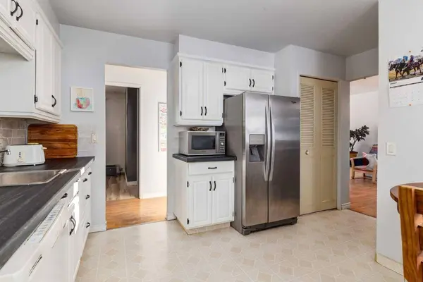 744 Hunterston CRES NW, Calgary, AB T2K 4N2