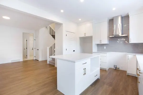 65 Creekside Passage SW, Calgary, AB T2X 5V6