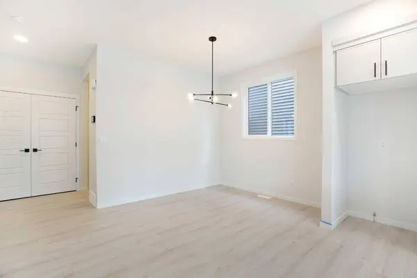 49 Creekside Passage SW, Calgary, AB T2X 5V6