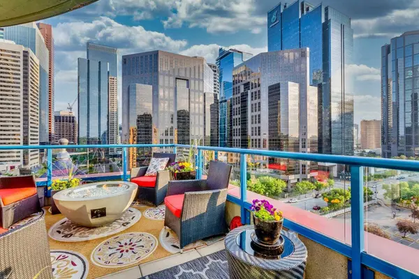 205 Riverfront AVE SW #1005, Calgary, AB T2P 5K4