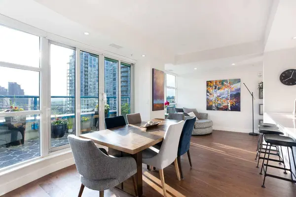 205 Riverfront AVE SW #1005, Calgary, AB T2P 5K4