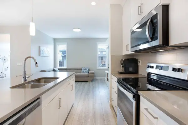 46 Evanston HL NW, Calgary, AB T3P 1J6