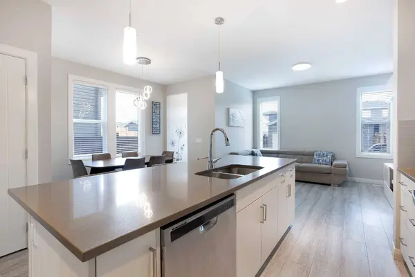 46 Evanston HL NW, Calgary, AB T3P 1J6