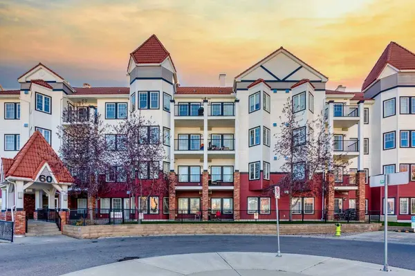60 Royal Oak PLZ NW #217, Calgary, AB T3G 0A7