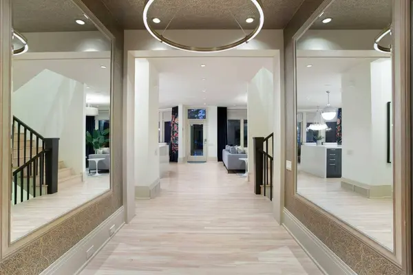 812 Rideau RD SW, Calgary, AB T2S 0R6