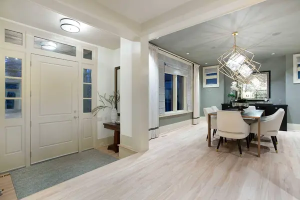 812 Rideau RD SW, Calgary, AB T2S 0R6