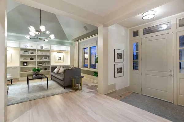 812 Rideau RD SW, Calgary, AB T2S 0R6