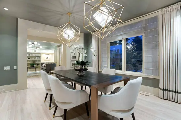 812 Rideau RD SW, Calgary, AB T2S 0R6