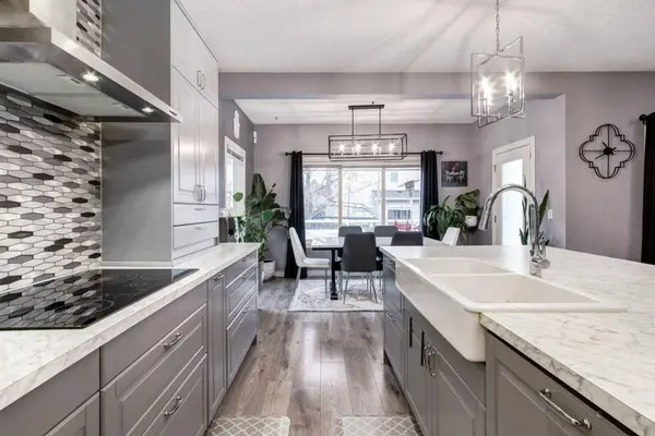 107 Evansbrooke MNR NW, Calgary, AB T3P 1C9