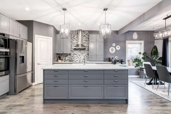 107 Evansbrooke MNR NW, Calgary, AB T3P 1C9