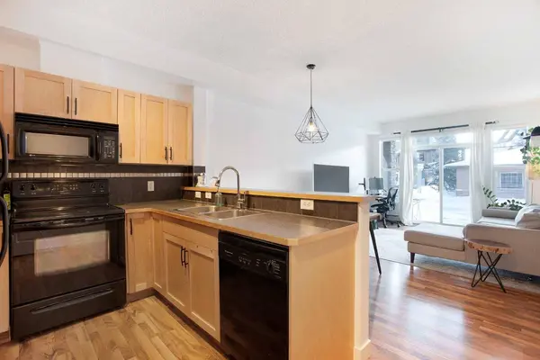 211 Aspen Stone BLVD SW #1116, Calgary, AB T3H 0K1