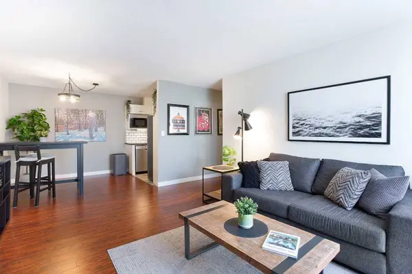 80 Galbraith DR SW #22C, Calgary, AB T3E 4Z6