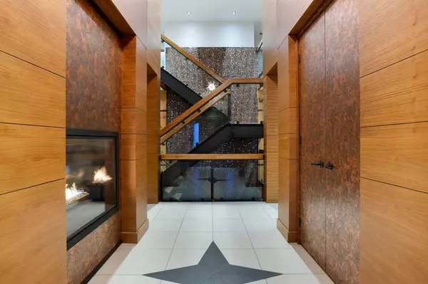 738 Crescent RD NW, Calgary, AB T2M 4A7