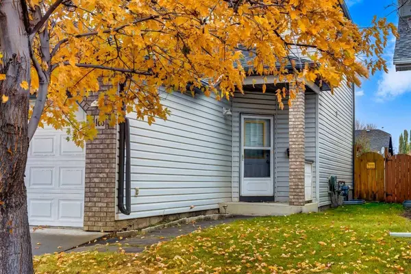 168 Mt Apex GN SE, Calgary, AB T2Z 2V5