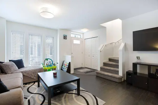 210 Auburn Bay SQ SE, Calgary, AB T3M 0Y9