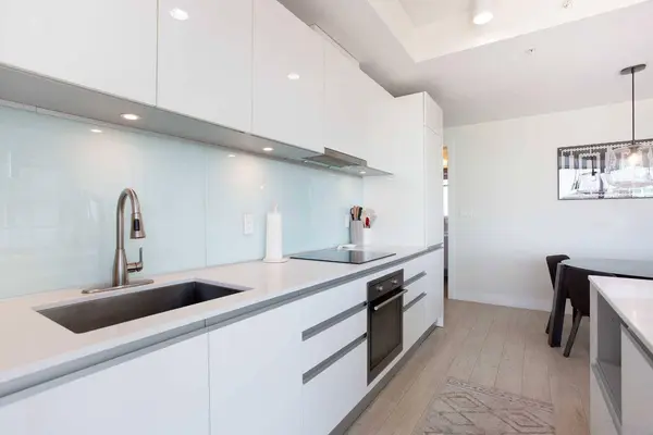 1188 3 ST SE #1204, Calgary, AB T2G 1H8