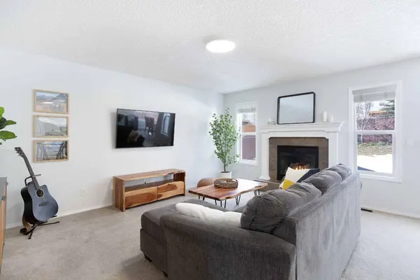 54 Springborough PT SW, Calgary, AB T3H 5M9