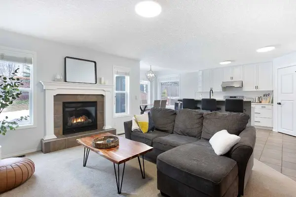 54 Springborough PT SW, Calgary, AB T3H 5M9