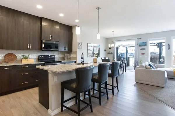 63 Heritage CT, Cochrane, AB T4C 2N5