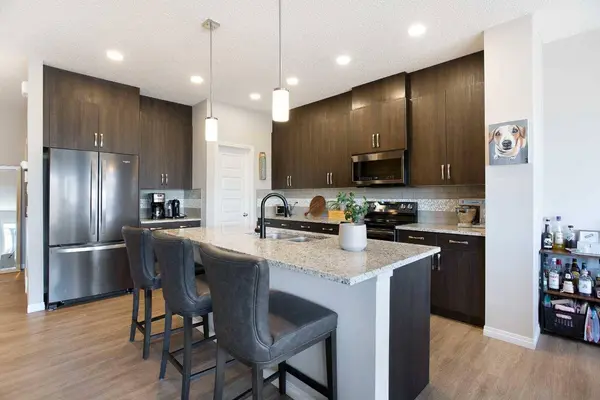 63 Heritage CT, Cochrane, AB T4C 2N5