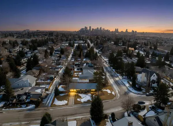 2940 Toronto CRES NW, Calgary, AB T2N 3W5