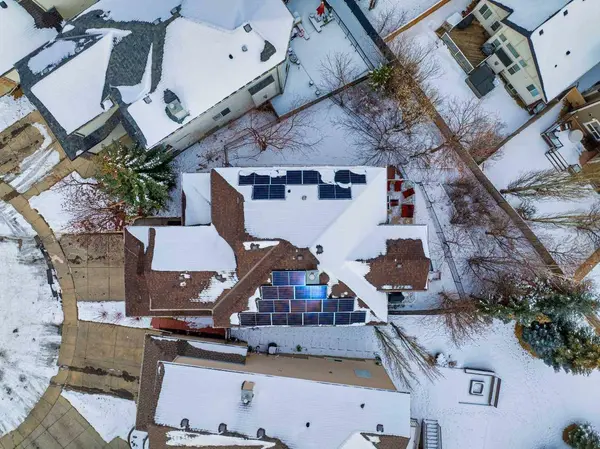 26 Cresthaven VW SW, Calgary, AB T3B 5Y2