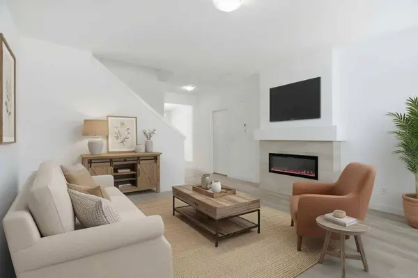 438 Copperstone MNR SE, Calgary, AB T2Z 5G4