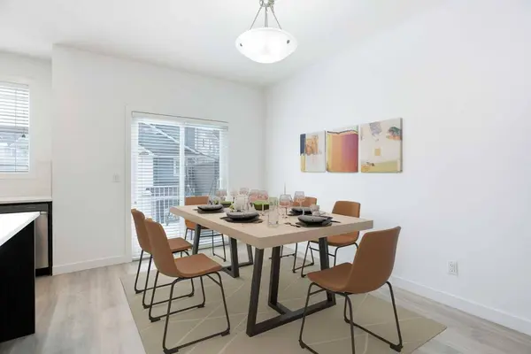 438 Copperstone MNR SE, Calgary, AB T2Z 5G4