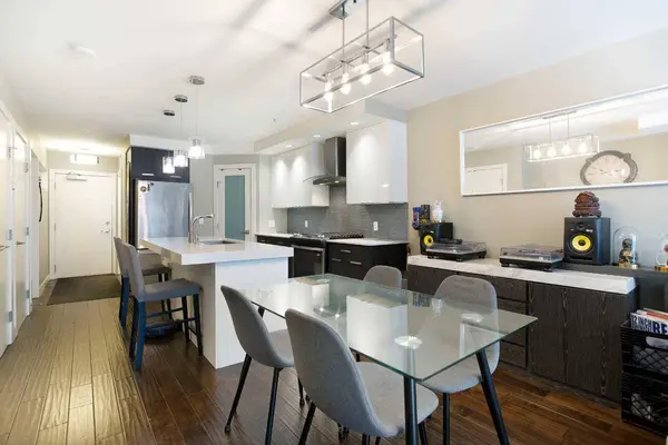 1029 15 AVE SW #202, Calgary, AB T2R 0S5