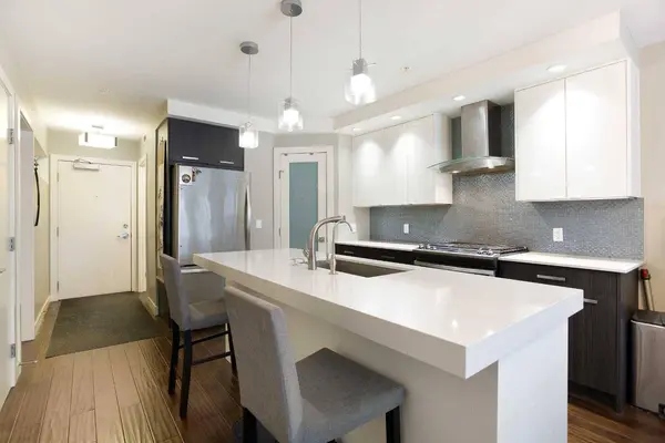 1029 15 AVE SW #202, Calgary, AB T2R 0S5