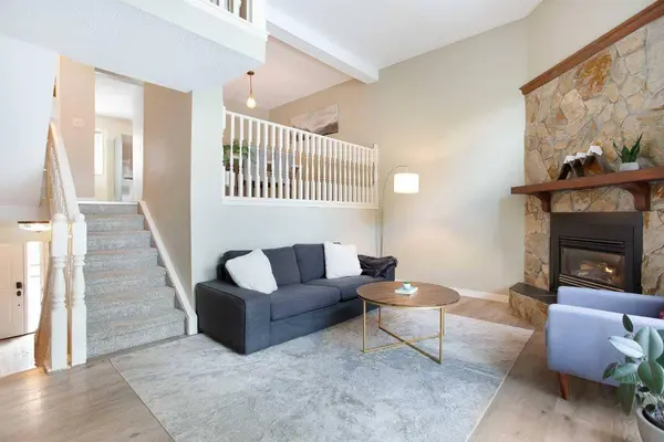 23 Glamis DR SW #73, Calgary, AB T3E 6S3