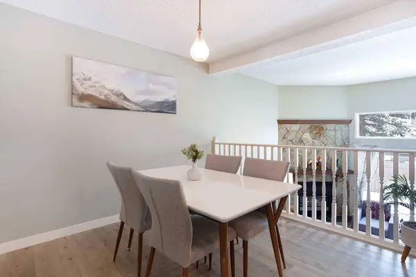 23 Glamis DR SW #73, Calgary, AB T3E 6S3