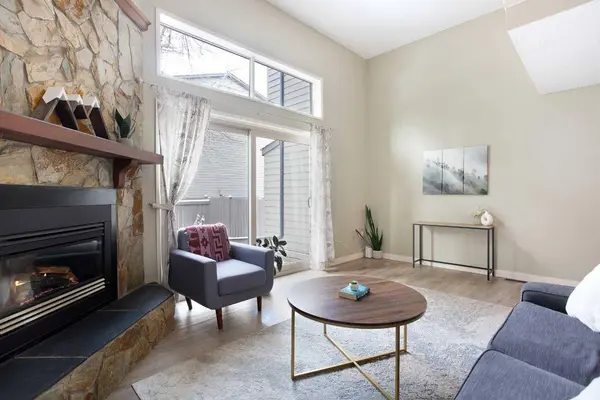 23 Glamis DR SW #73, Calgary, AB T3E 6S3