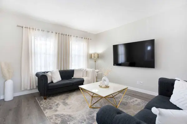 382 Hillcrest RD SW, Airdrie, AB T4B 4T9