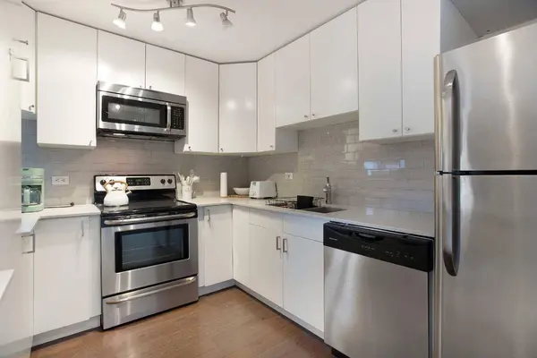 515 17 AVE SW #2B, Calgary, AB T2S 0A9