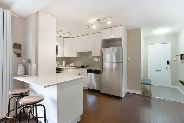 515 17 AVE SW #2B, Calgary, AB T2S 0A9