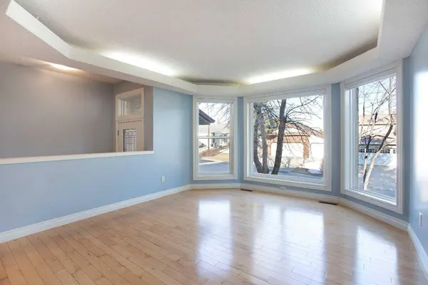 31 Signal Hill WAY SW, Calgary, AB T3H 2M1